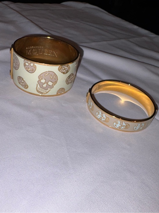 Alexander McQueen Jewelry - Alexander McQueen Cream and Gold Skull Enamel Bangle Set